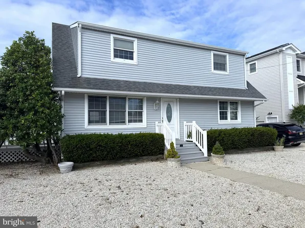 218 W 7th St, Ship Bottom, NJ 08008