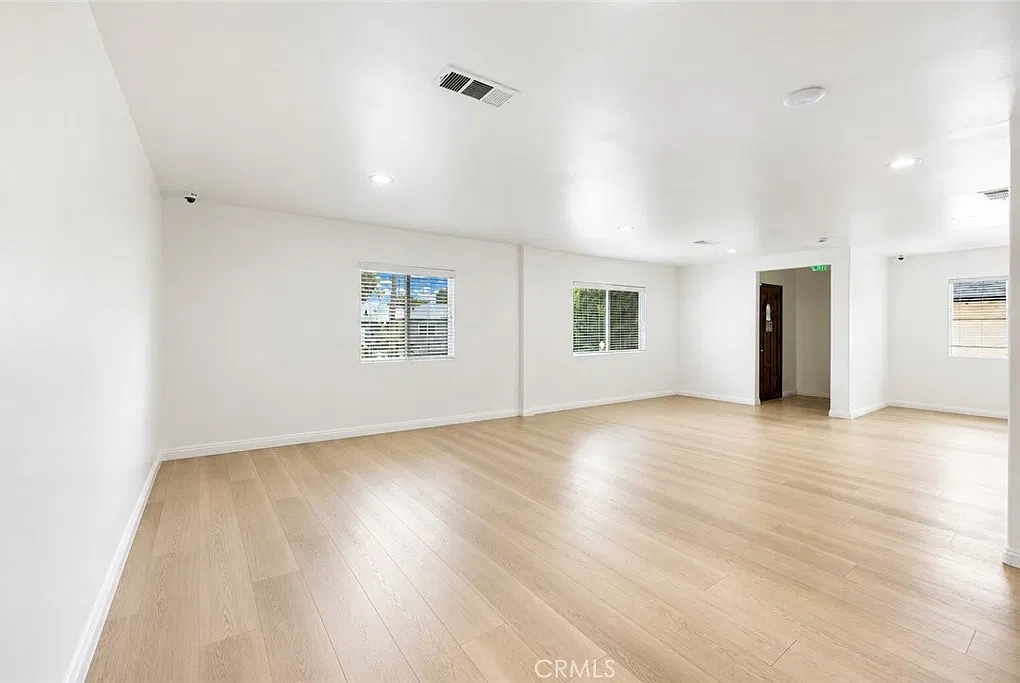3 bed, 2114 sqft, $5,495 — Photo 3