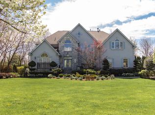 1240 Normandy Dr, Blue Bell, PA 19422