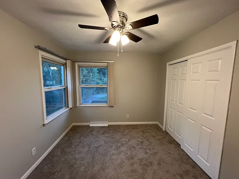 4 Mandalay Dr — Photo 11