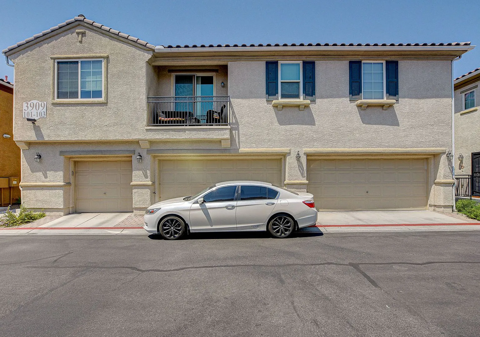 Stunning 3 Bedroom 2.5 Bath Condo! — Photo 1