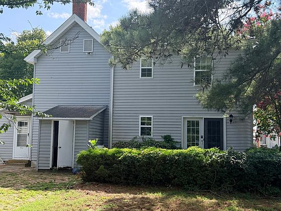 4th image of 313 Bridge St