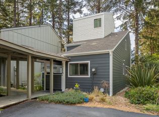 1268 SW Meadow Ln, Depoe Bay, OR 97341