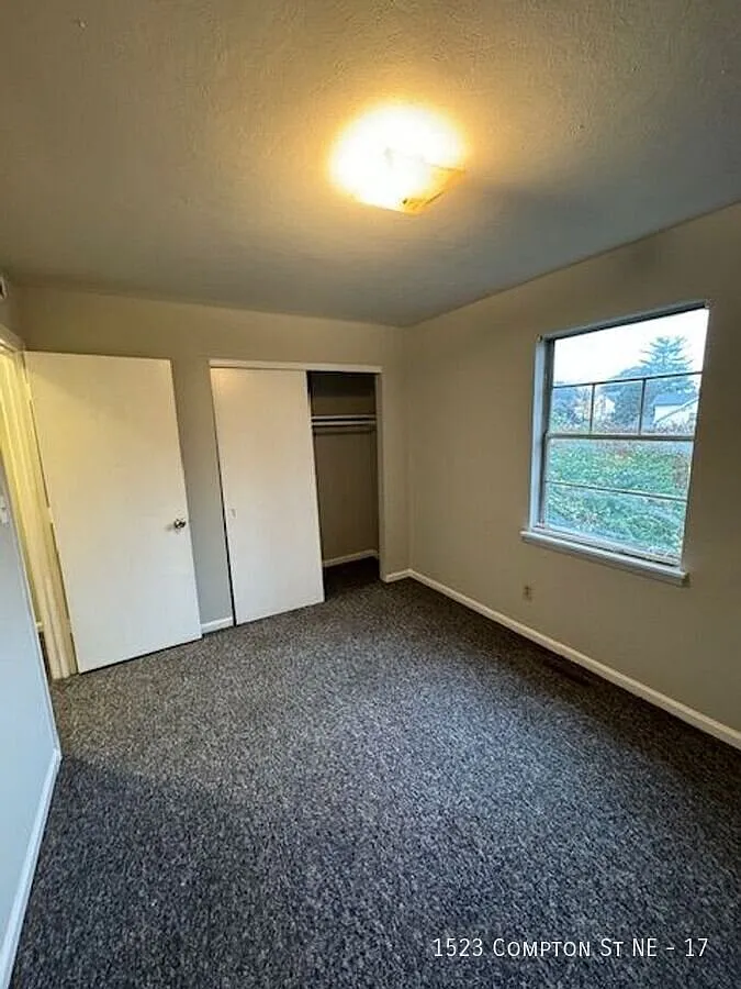 1523 Compton St NE — Photo 3