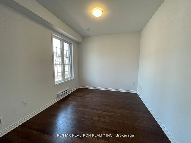 1380 William Halton Pkwy W — Photo 2