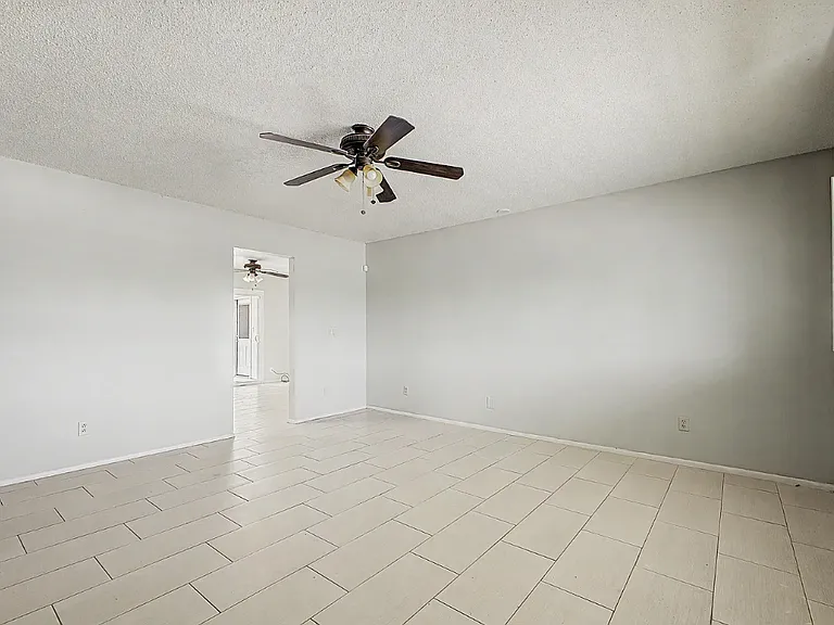 1000 E Loyola Dr — Photo 16