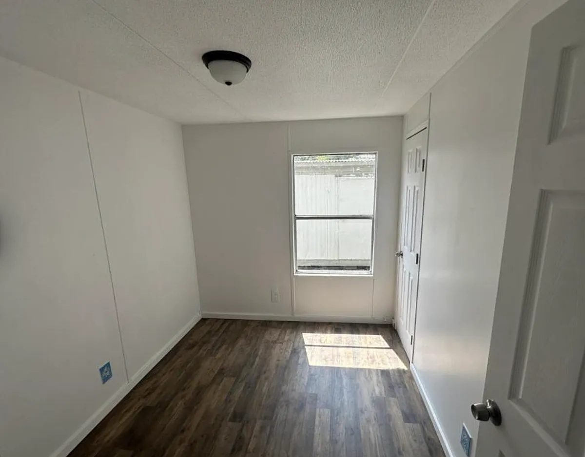 Building Photo - 3632 SW Military Dr #2