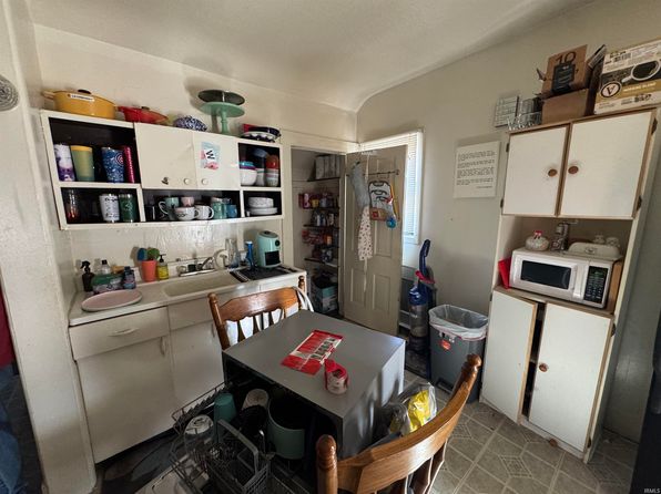 fort-wayne-indiana-73127869 picture