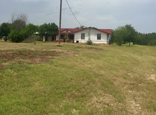 240 County Road 2518, Moore, TX 78057