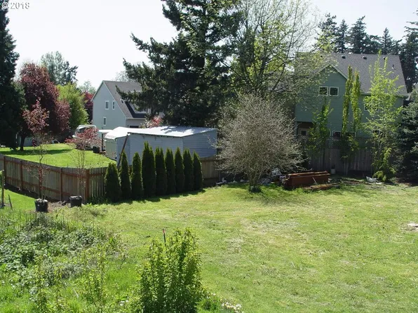 8849 SW 82nd Ave, Portland, OR 97223