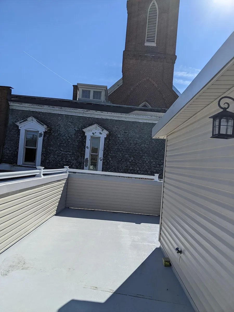 Building Photo - 922 Catharine St