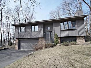 6784 Hallmark Dr, Eden Prairie, MN 55346