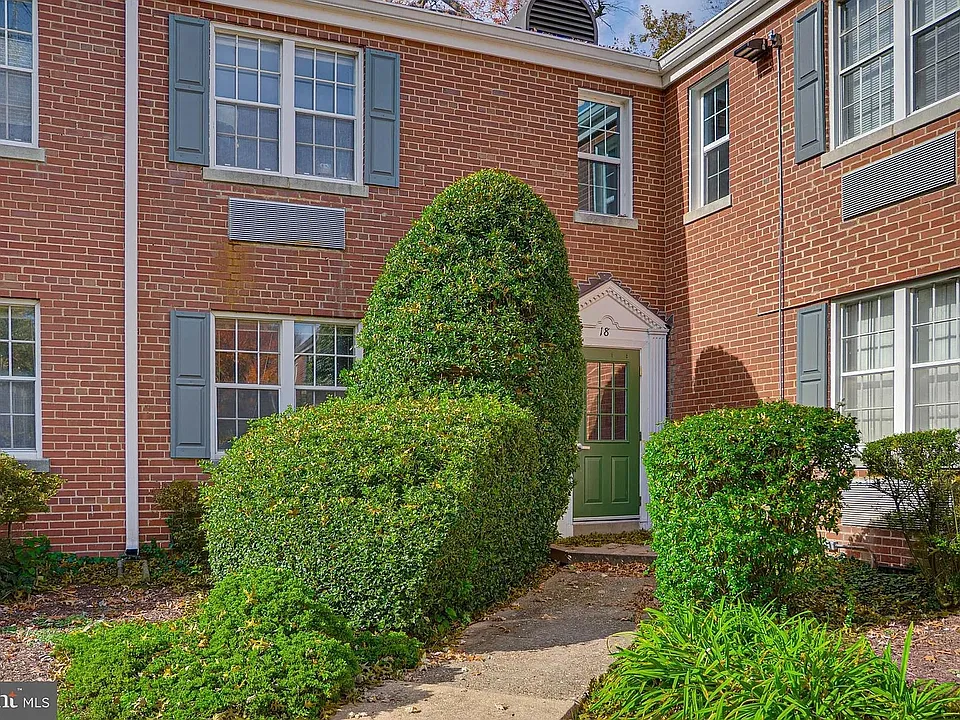 18 Auburn Ct #A