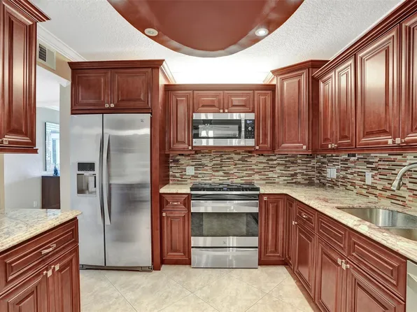 12900 SW 7th Court #212B, Pembroke Pines, FL 33027