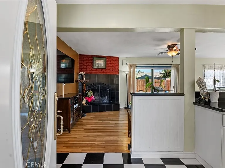 314 S Velva Pl — Photo 13