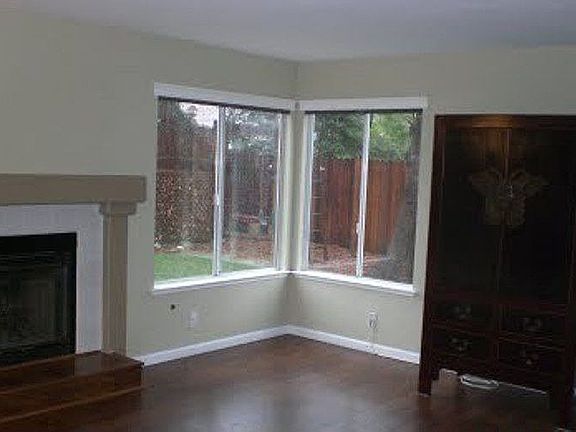 4th image of 123 Rocky Cove Ct