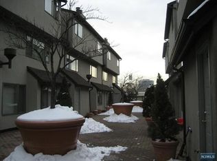 1333 15th St #1333, Fort Lee, NJ 07024