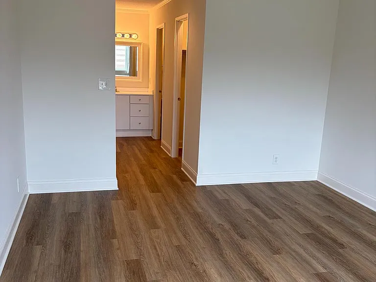 8370 Greensboro Dr #1019 — Photo 34