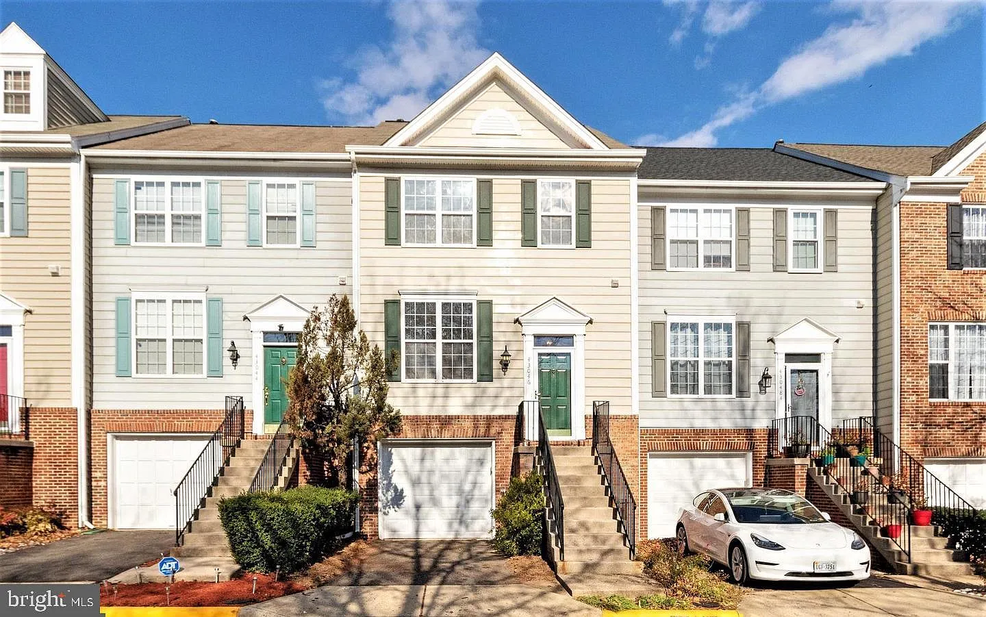 3 bed, 2.5 bath, 2168 sqft, $2,950 — Photo 1