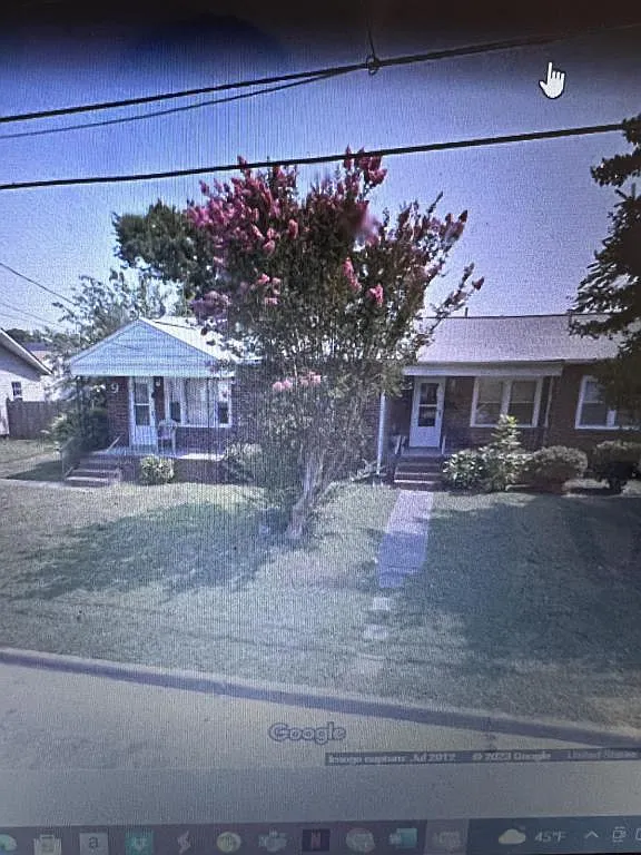 11 Carver Circle — Photo 1