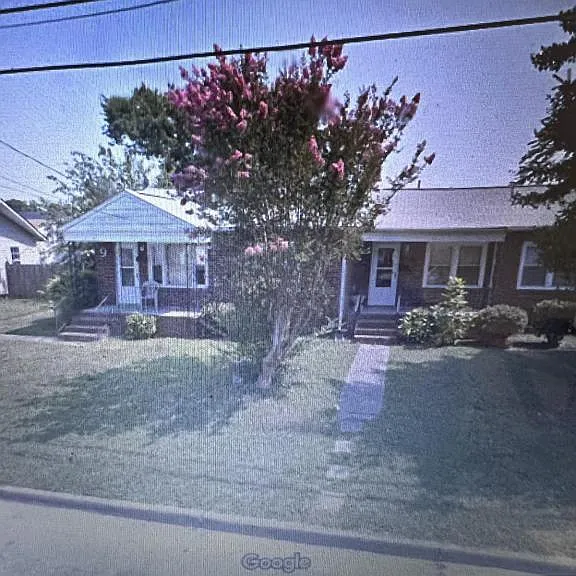 11 Carver Cir — Photo 1