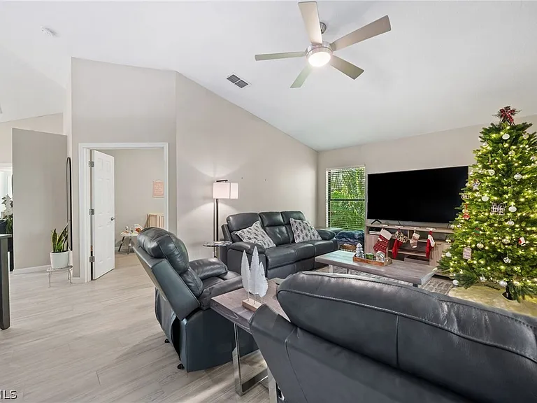 17611 Marco Island Ln — Photo 8