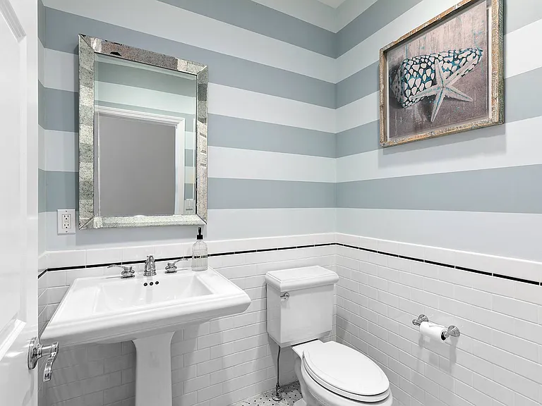 492 Sag Harbor Tpke — Photo 18