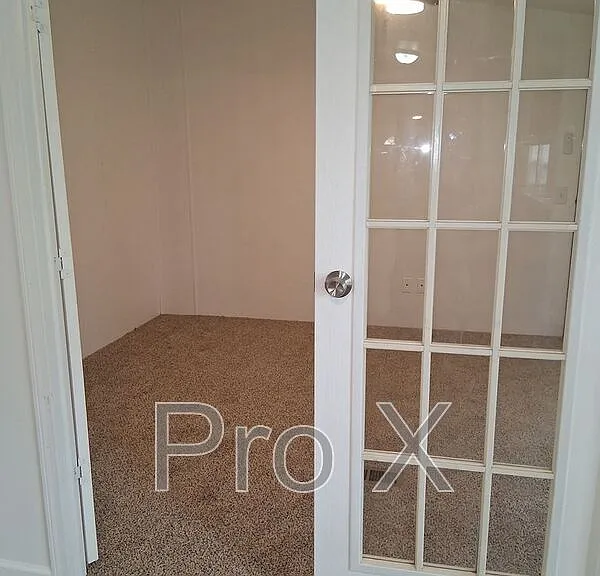 910 Sands Rd — Photo 12