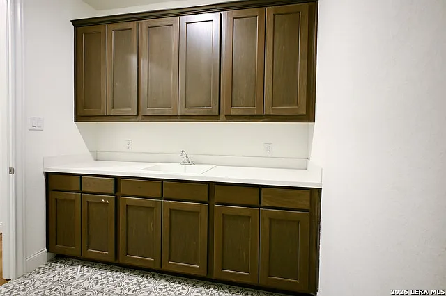 1438 Oaklawn Dr — Photo 18