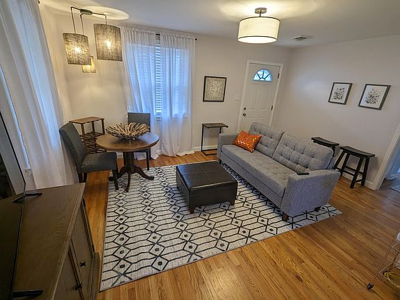 4th image of 5624 Meadowcrest Ln