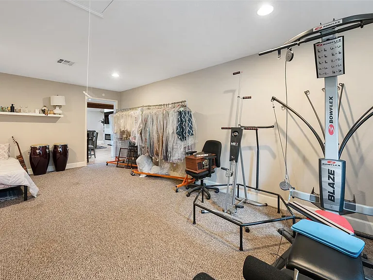 301 Oak Ridge Rd — Photo 16