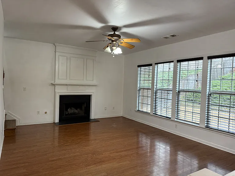 425 Friars Head Dr — Photo 7