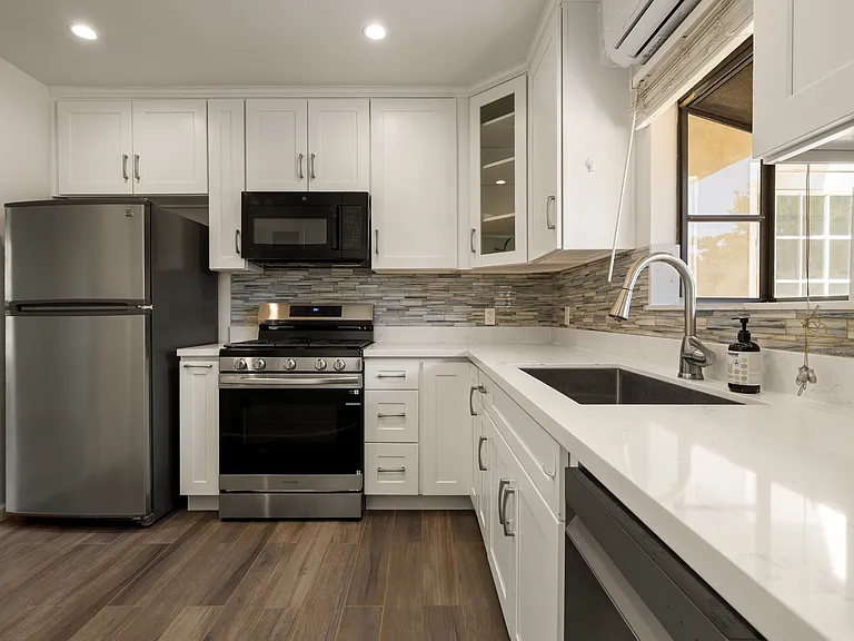 665 Hamilton Ave — Photo 11