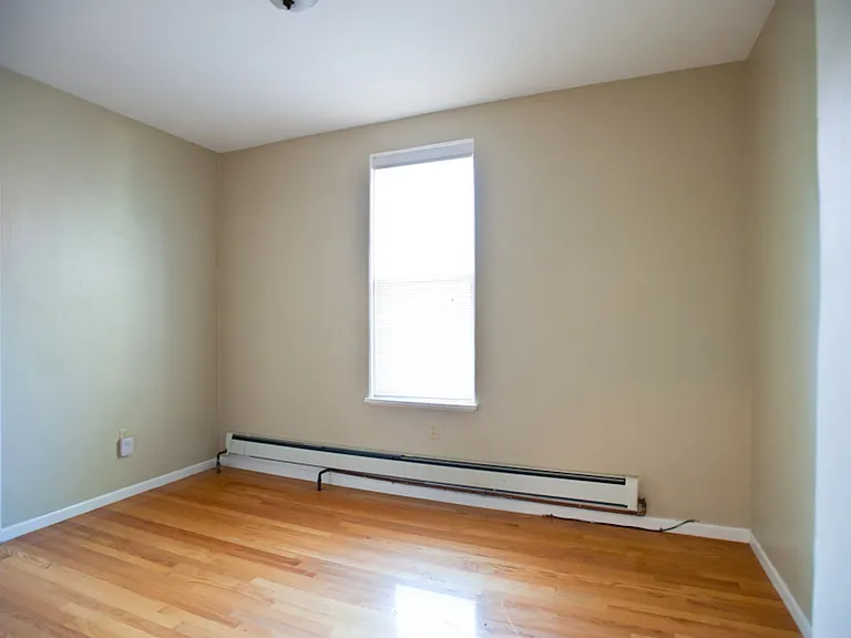 1 Bd/1ba W Heat Near Brady Half Off First Month — Photo 7