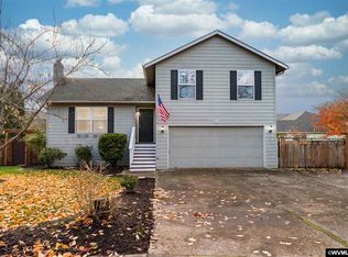 461 Lone Oaks Loop, Silverton, OR 97381