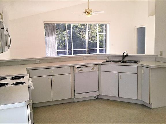 2nd image of 4381 Edinbridge Cir #47