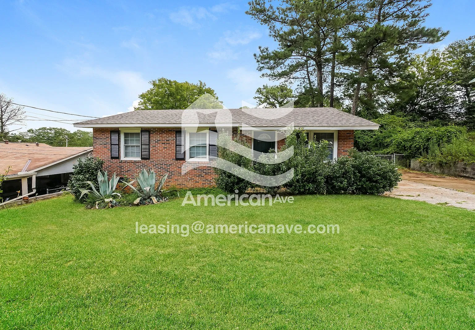 3 bed, 1.0 bath, 967 sqft, $1,149 — Photo 1