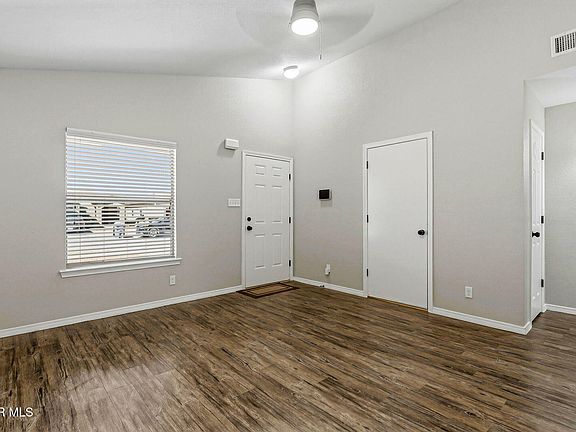 5th image of 3832 Loma Cortez Dr
