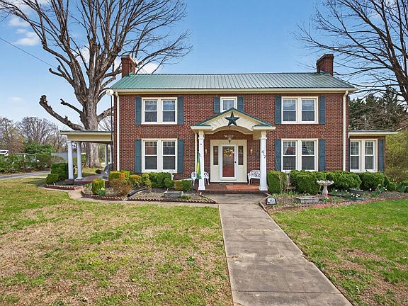 2nd image of 412 N Main St