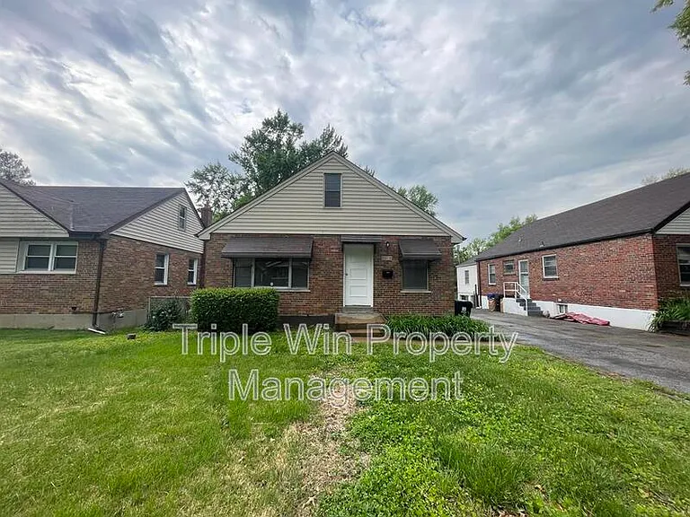 6918 Etzel Ave — Photo 2