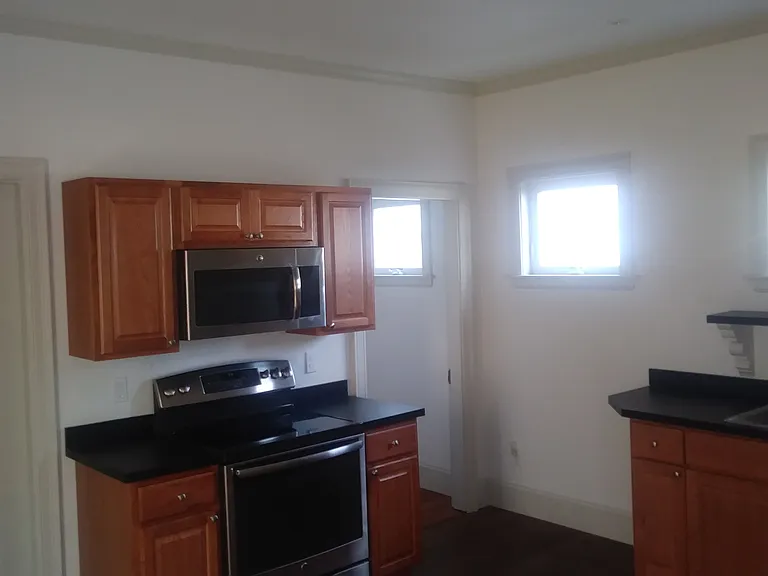 76 South St #1A — Photo 8