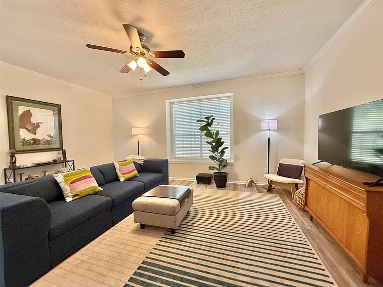2 Twin Feather Pl — Photo 17