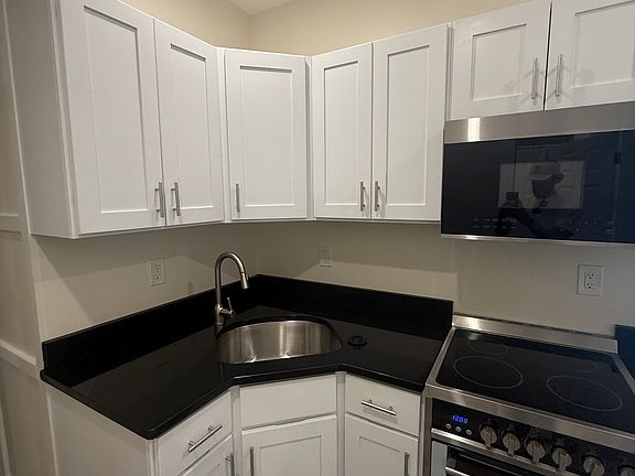 2nd image of 40 Symphony Rd APT 2
