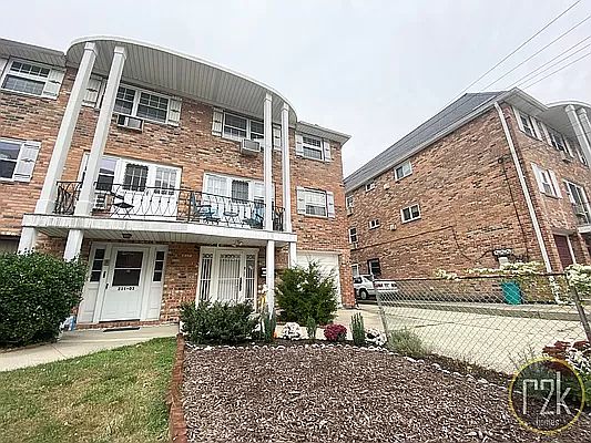 4th image of 211-05 41st Ave