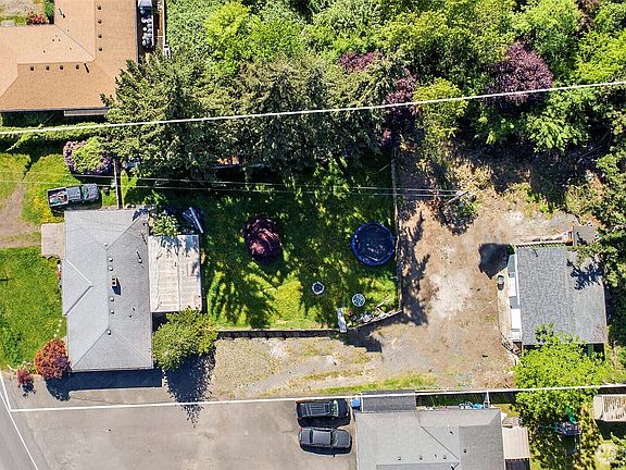 5th image of 903 LOGAN RD