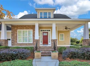 121 Oakridge Ave, Fayetteville, NC 28305