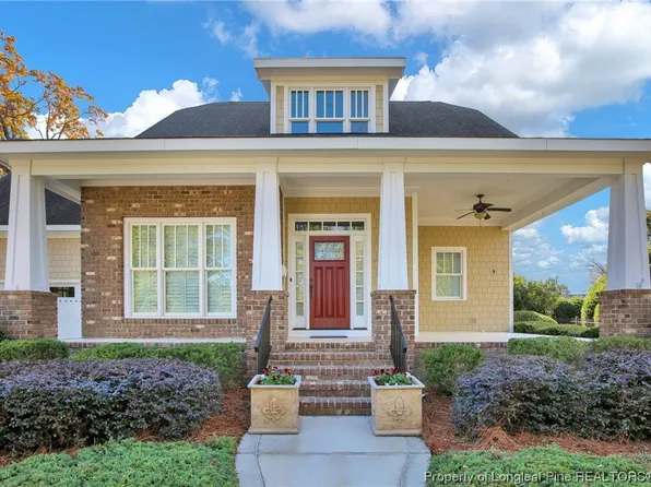 121 Oakridge Ave, Fayetteville, NC 28305