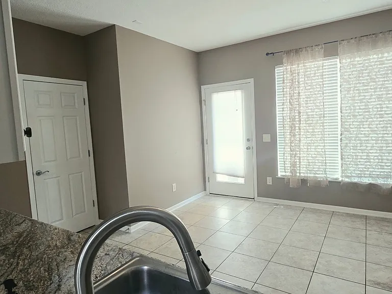 7223 Normanton Dr — Photo 34