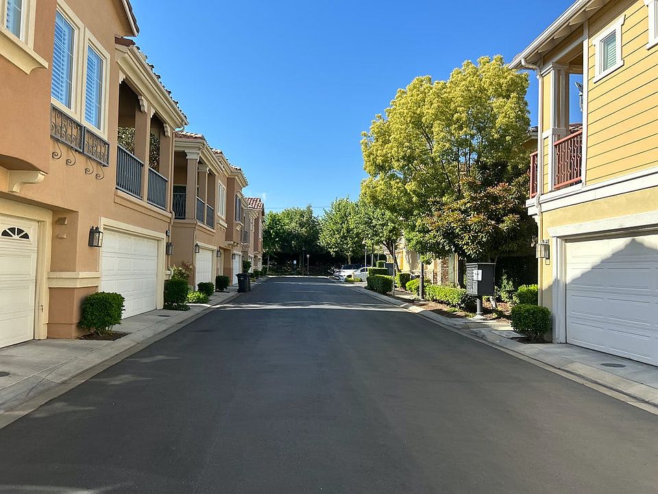 2nd image of 2987 Campa Way Unit I