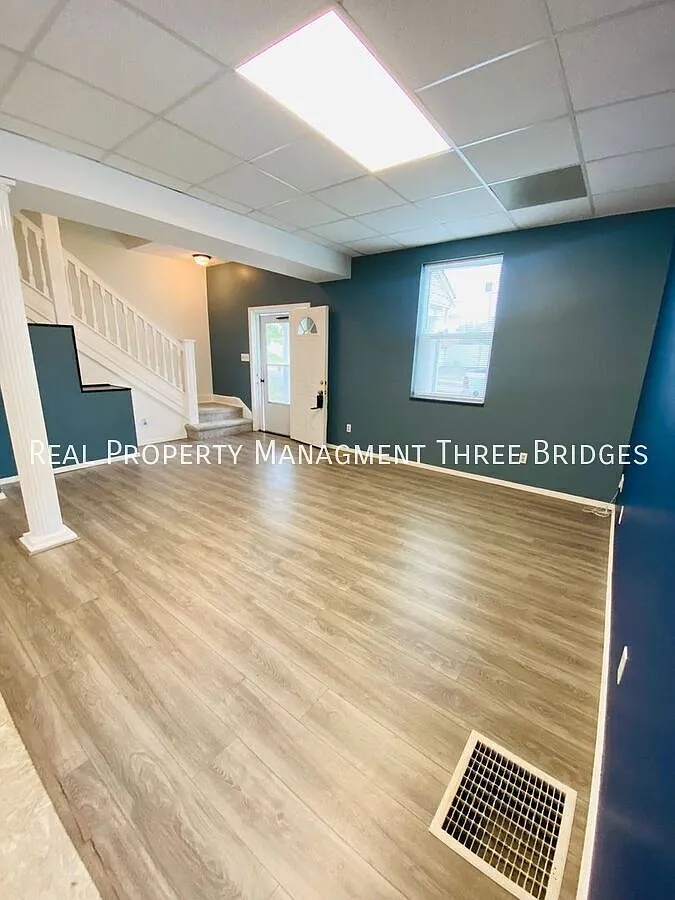 Pagedale 2-Bedroom 1.5-Bathroom Home — Photo 4